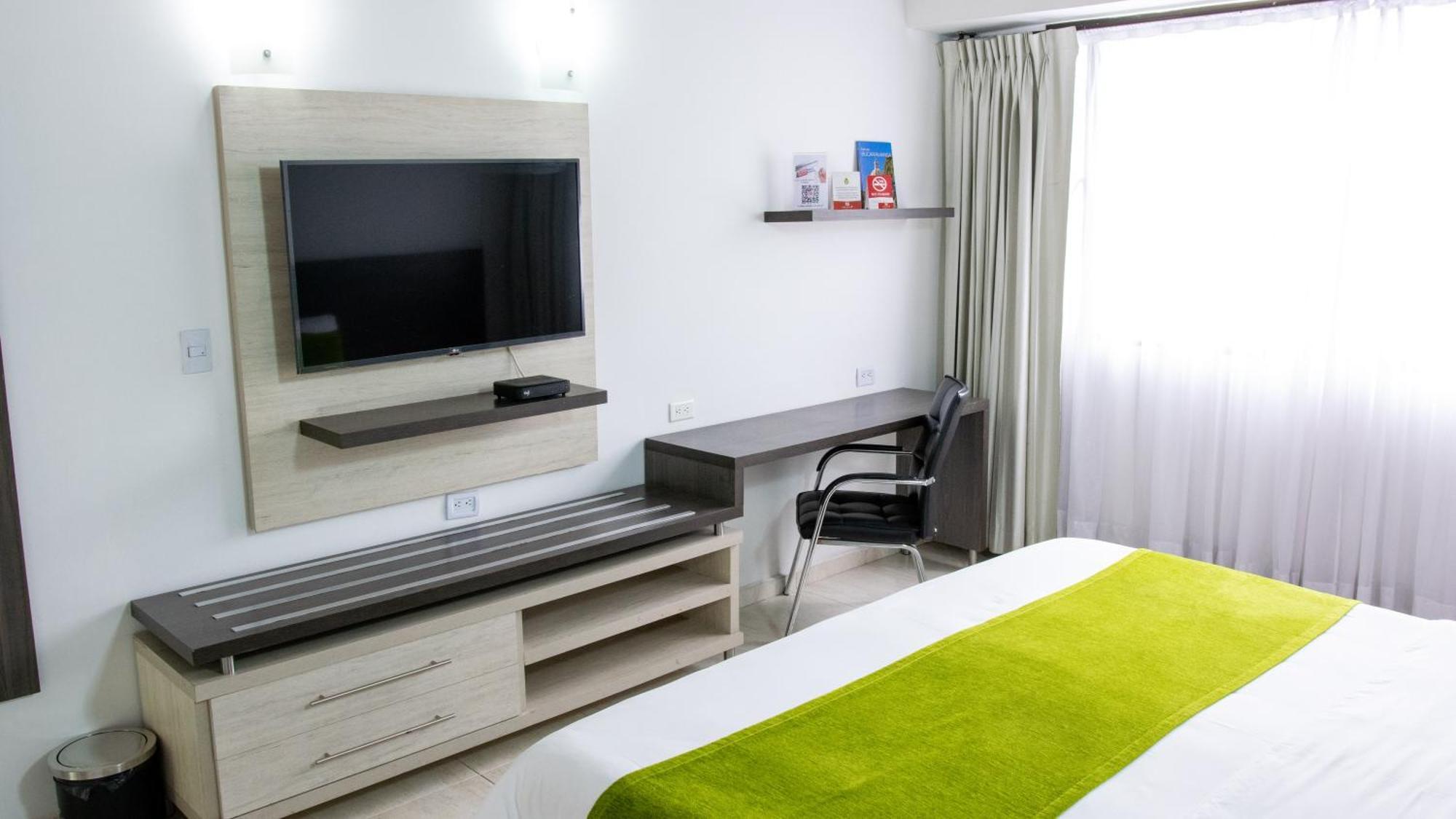 Hotel San Juan Internacional Girón エクステリア 写真